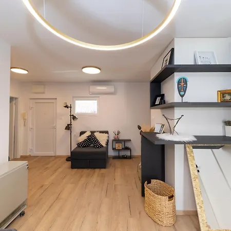 Dispetto In Old Appartement