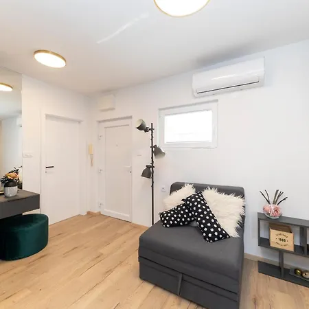 Dispetto In Old Lejlighed