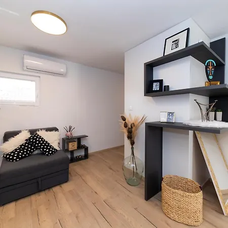 Dispetto In Old Lejlighed *